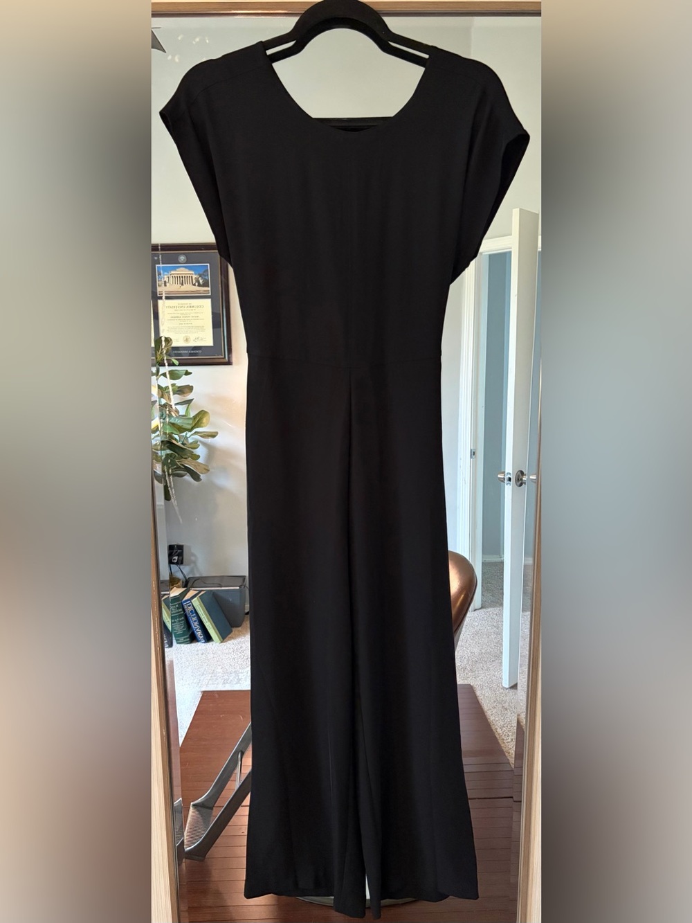 Loft Black Short Sleeve Jumpsuit Round neckline Classic Chic bow Tie back Sz 6